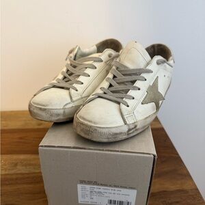 Golden Goose superstar size 39
